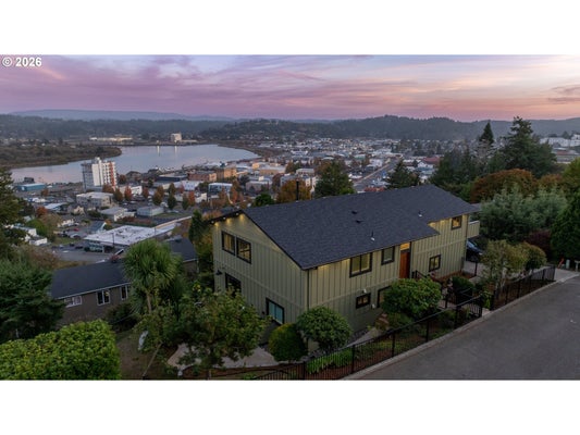 744 TELEGRAPH DR, COOS BAY, OR 97420 - Image a390eb7ff25dd9ddab9ce9a487da4e4b/1311501019