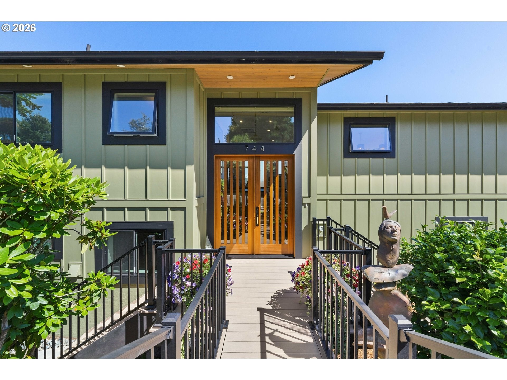 744 TELEGRAPH DR