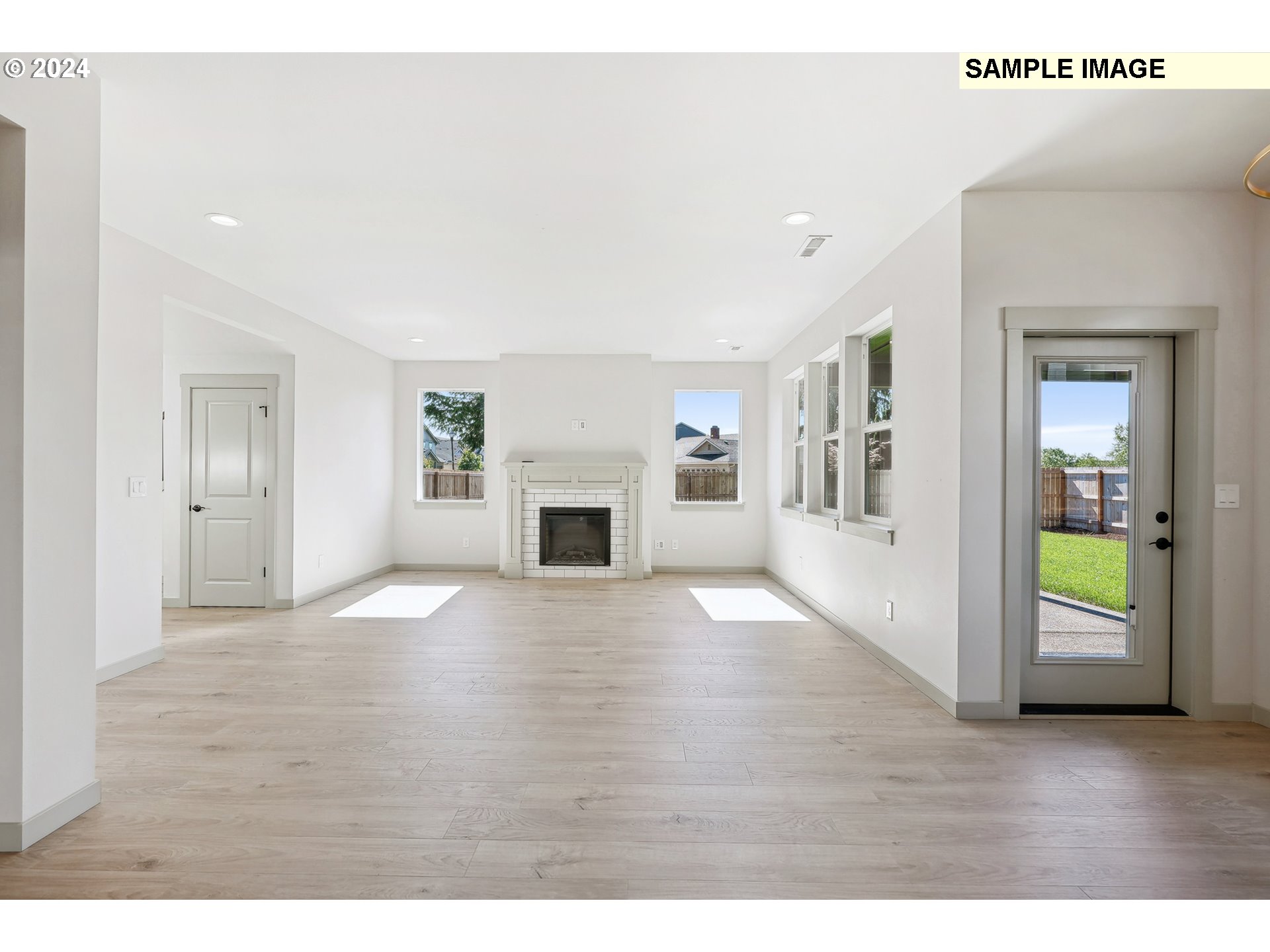 228 E 24TH AVE