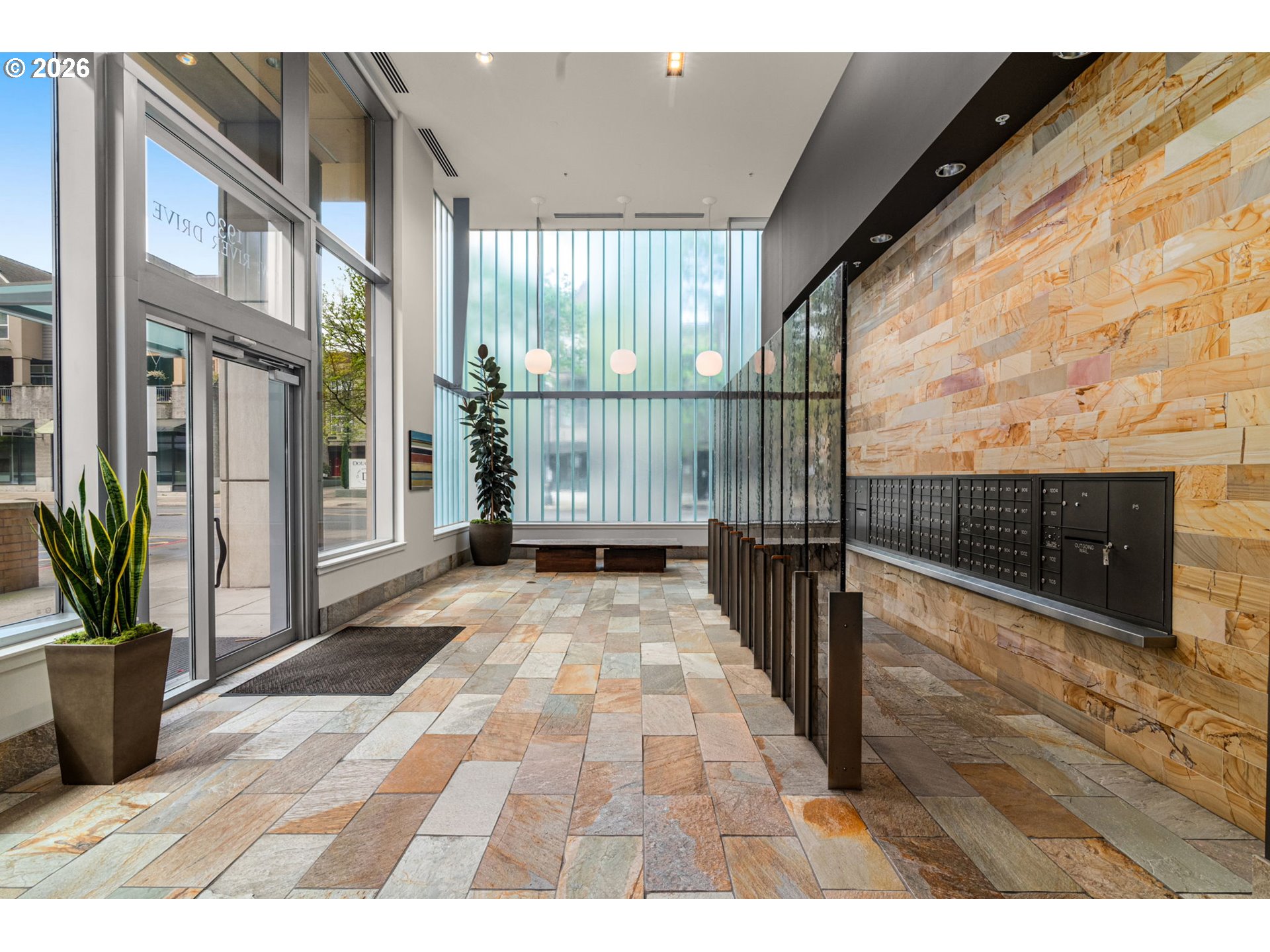 1930 S RIVER DR W605