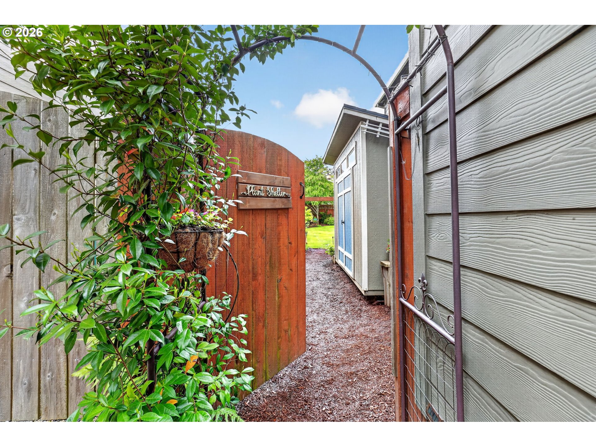 857 N HELENS VIEW DR