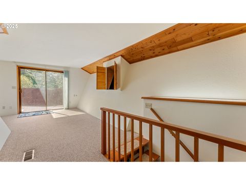 A home in Coos Bay