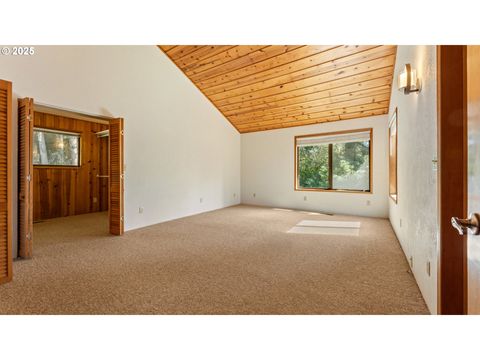 A home in Coos Bay
