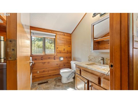 A home in Coos Bay