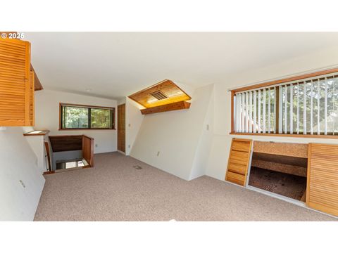 A home in Coos Bay