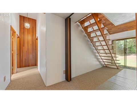 A home in Coos Bay