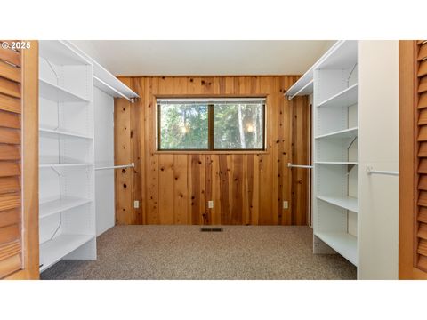 A home in Coos Bay