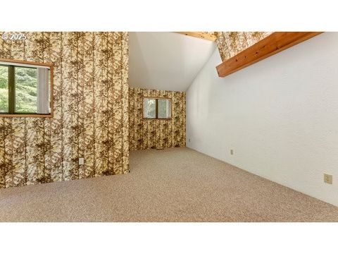 A home in Coos Bay