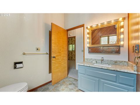 A home in Coos Bay