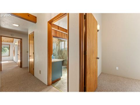 A home in Coos Bay