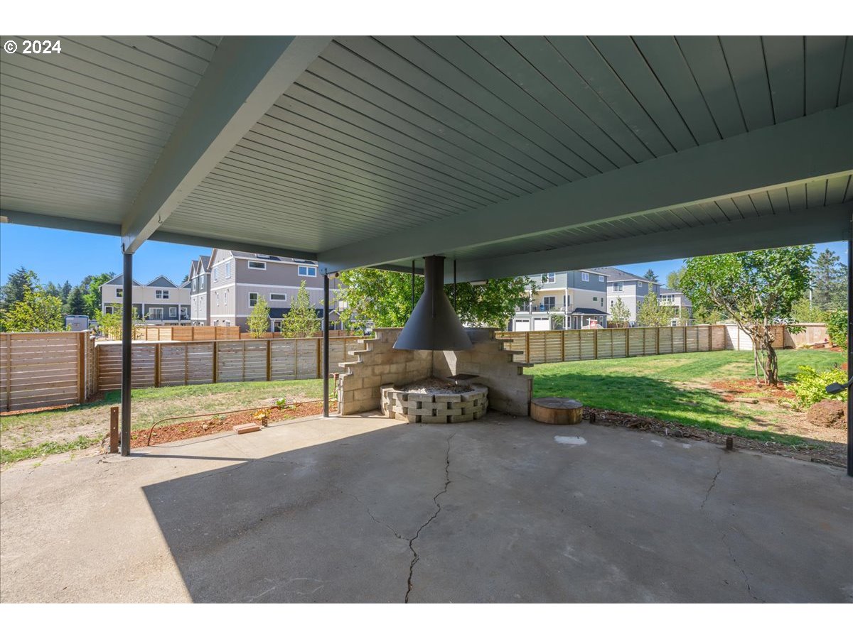 Oregon City, Oregon 97045, United States, 4 Bedrooms Bedrooms, ,3 BathroomsBathrooms,Residential,Active,93554