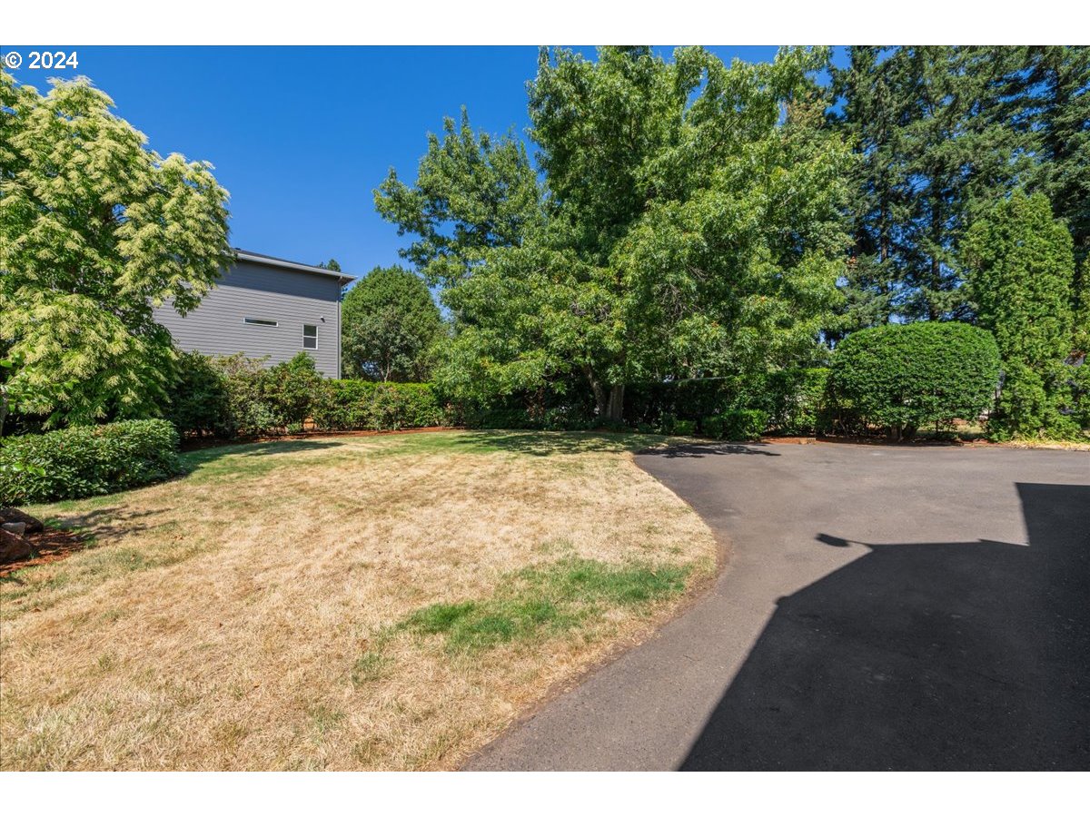 Oregon City, Oregon 97045, United States, 4 Bedrooms Bedrooms, ,3 BathroomsBathrooms,Residential,Active,93554