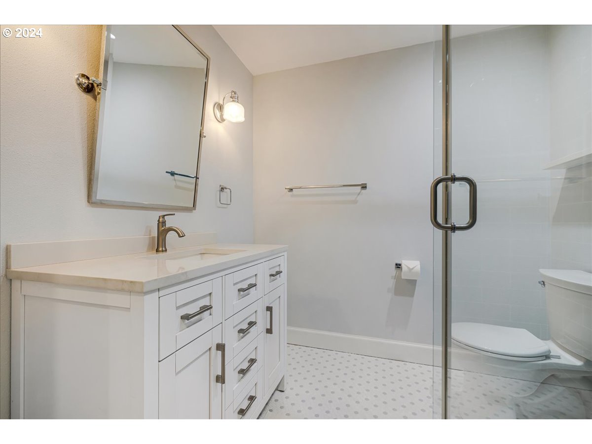 Oregon City, Oregon 97045, United States, 4 Bedrooms Bedrooms, ,3 BathroomsBathrooms,Residential,Active,93554