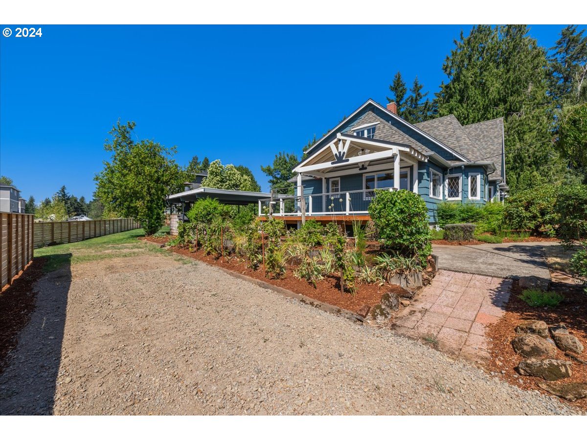 Oregon City, Oregon 97045, United States, 4 Bedrooms Bedrooms, ,3 BathroomsBathrooms,Residential,Active,93554