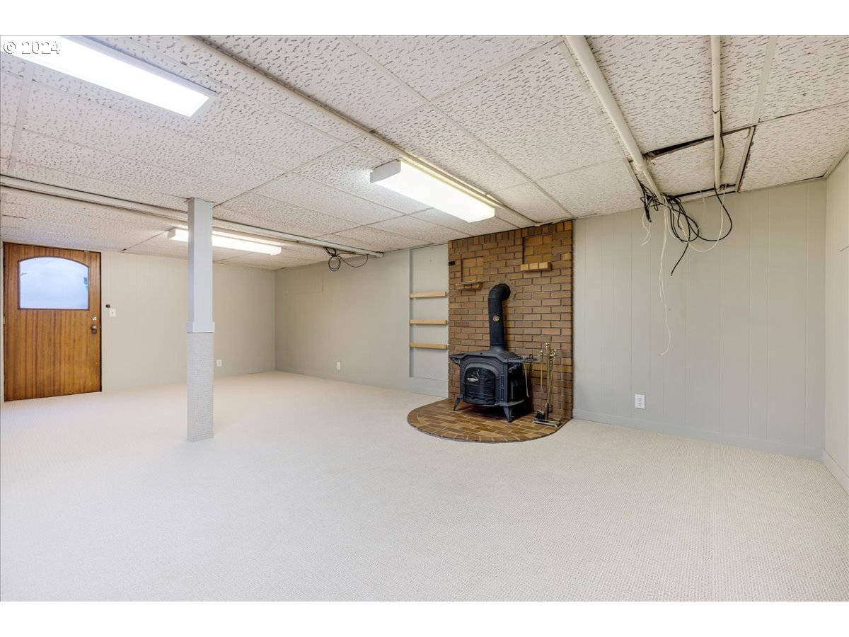 Oregon City, Oregon 97045, United States, 4 Bedrooms Bedrooms, ,3 BathroomsBathrooms,Residential,Active,93554