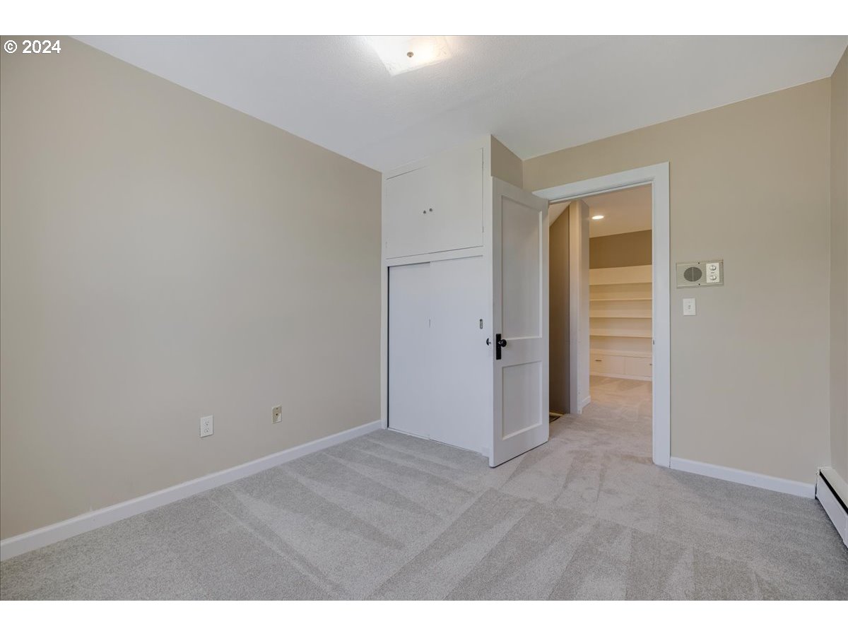 Oregon City, Oregon 97045, United States, 4 Bedrooms Bedrooms, ,3 BathroomsBathrooms,Residential,Active,93554