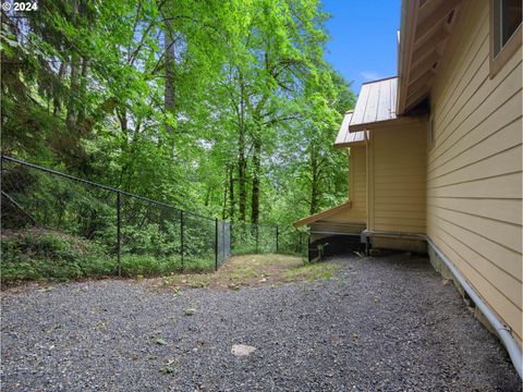 A home in Rhododendron