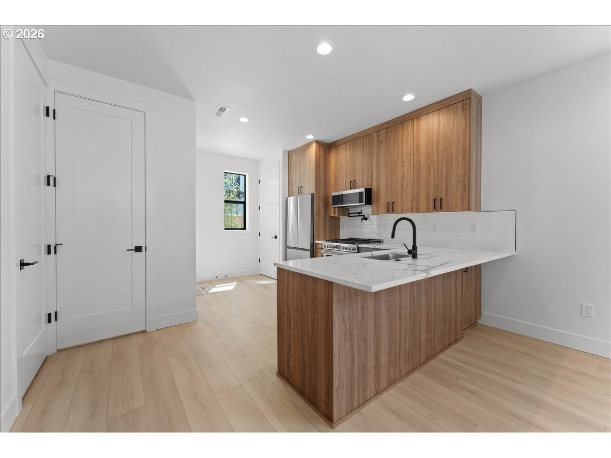 310 G AVE 5
