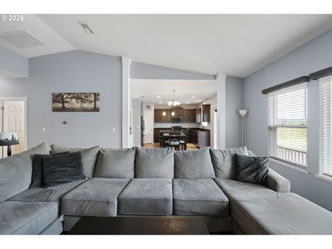 Tiny photo for 1056 Ruby Clair Dr, Creswell, OR 97426 (MLS # 200083227)