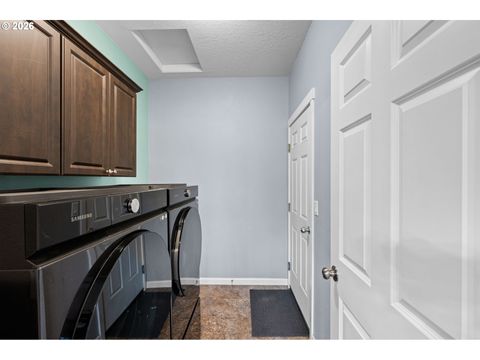 Tiny photo for 1056 Ruby Clair Dr, Creswell, OR 97426 (MLS # 200083227)