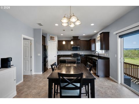 Tiny photo for 1056 Ruby Clair Dr, Creswell, OR 97426 (MLS # 200083227)