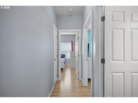 Tiny photo for 1056 Ruby Clair Dr, Creswell, OR 97426 (MLS # 200083227)