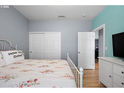 Tiny photo for 1056 Ruby Clair Dr, Creswell, OR 97426 (MLS # 200083227)