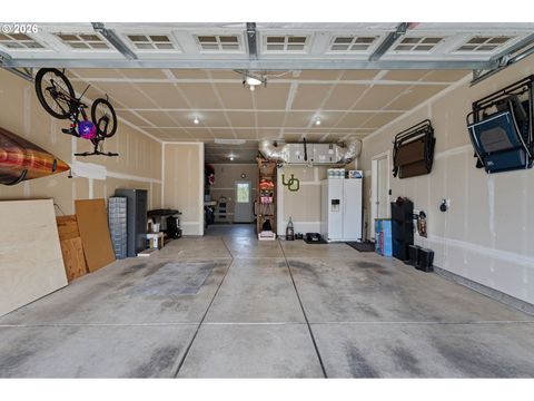 Tiny photo for 1056 Ruby Clair Dr, Creswell, OR 97426 (MLS # 200083227)