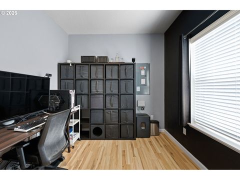 Tiny photo for 1056 Ruby Clair Dr, Creswell, OR 97426 (MLS # 200083227)