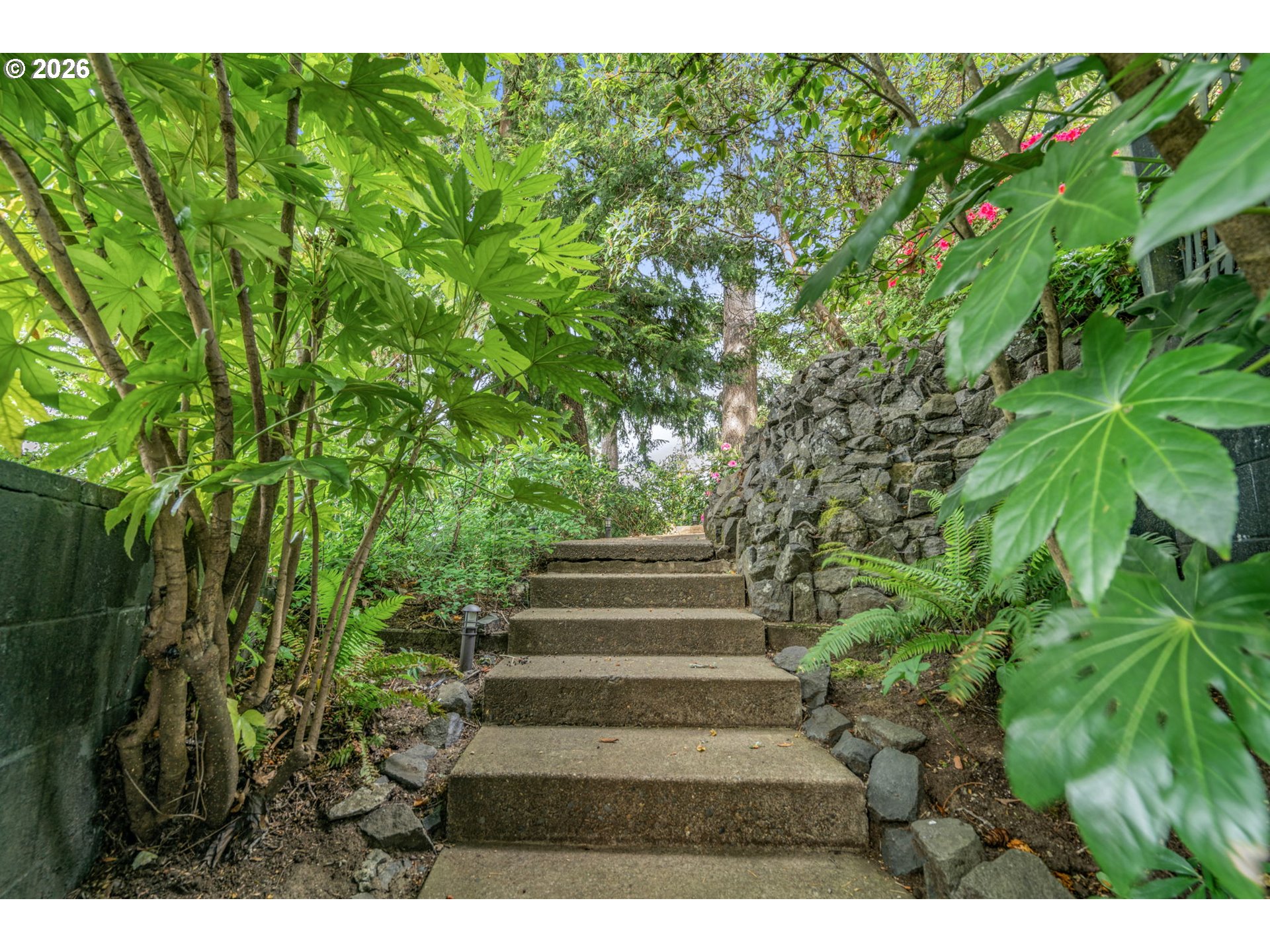 2610 HIGHLAND OAKS DR