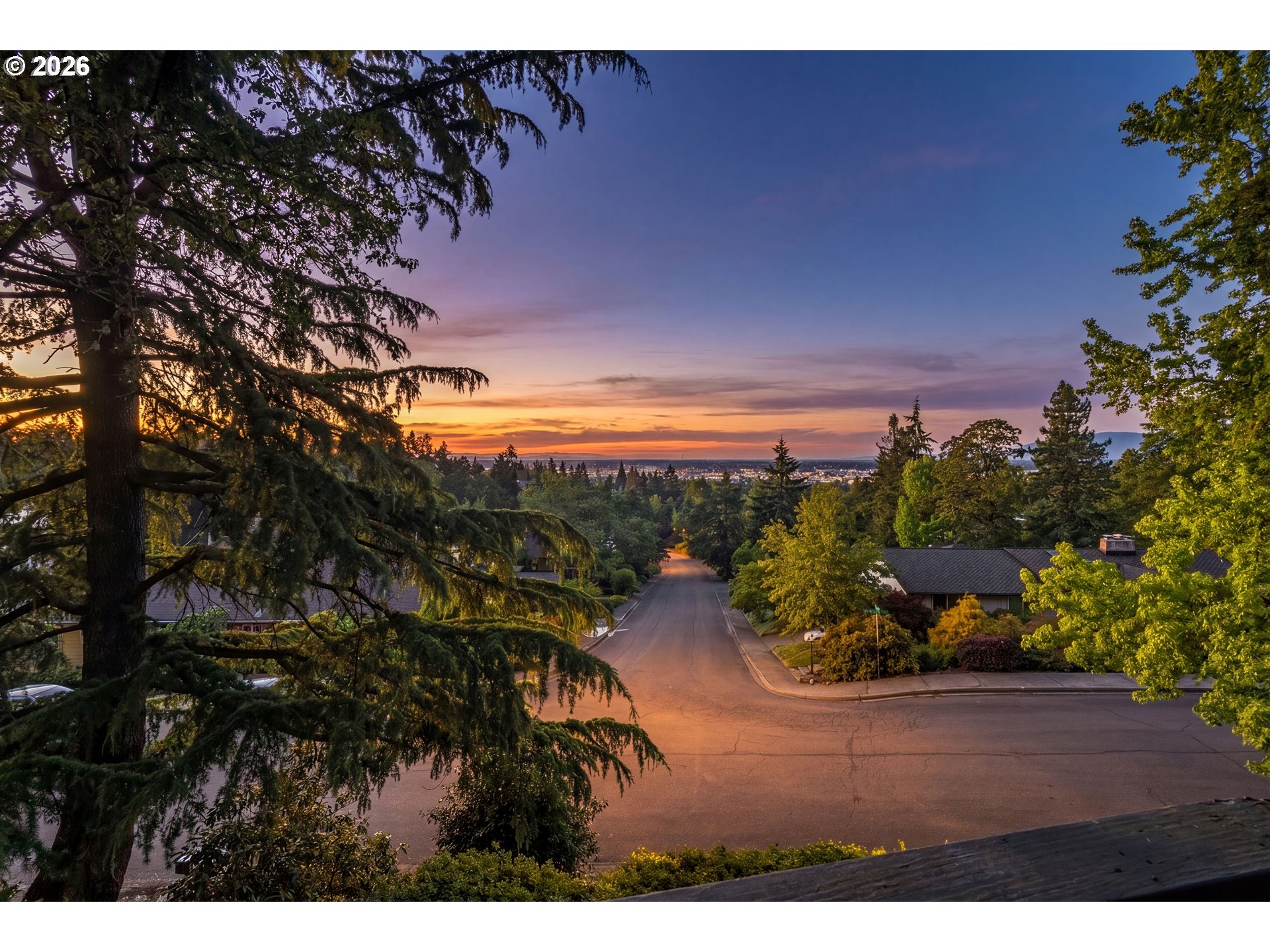 2610 HIGHLAND OAKS DR