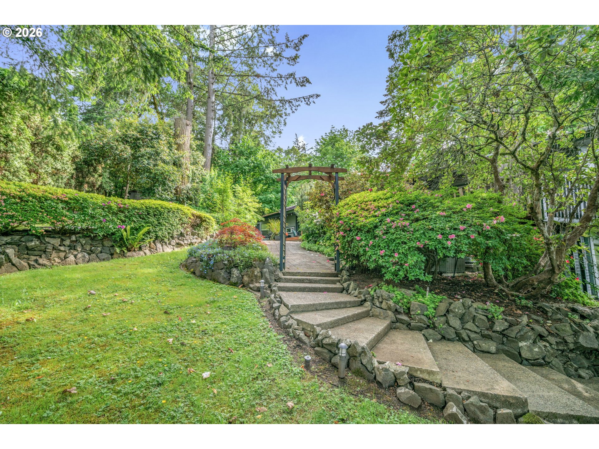 2610 HIGHLAND OAKS DR