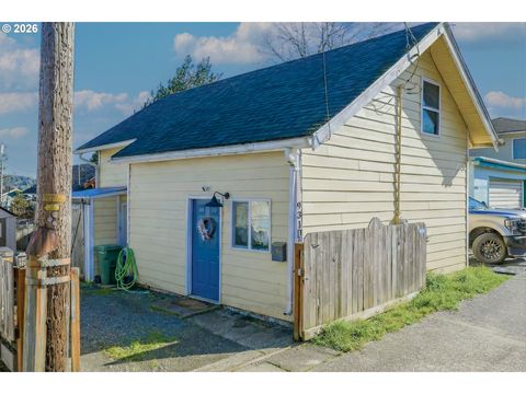 931 S 4TH ST Coos Bay OR 97420