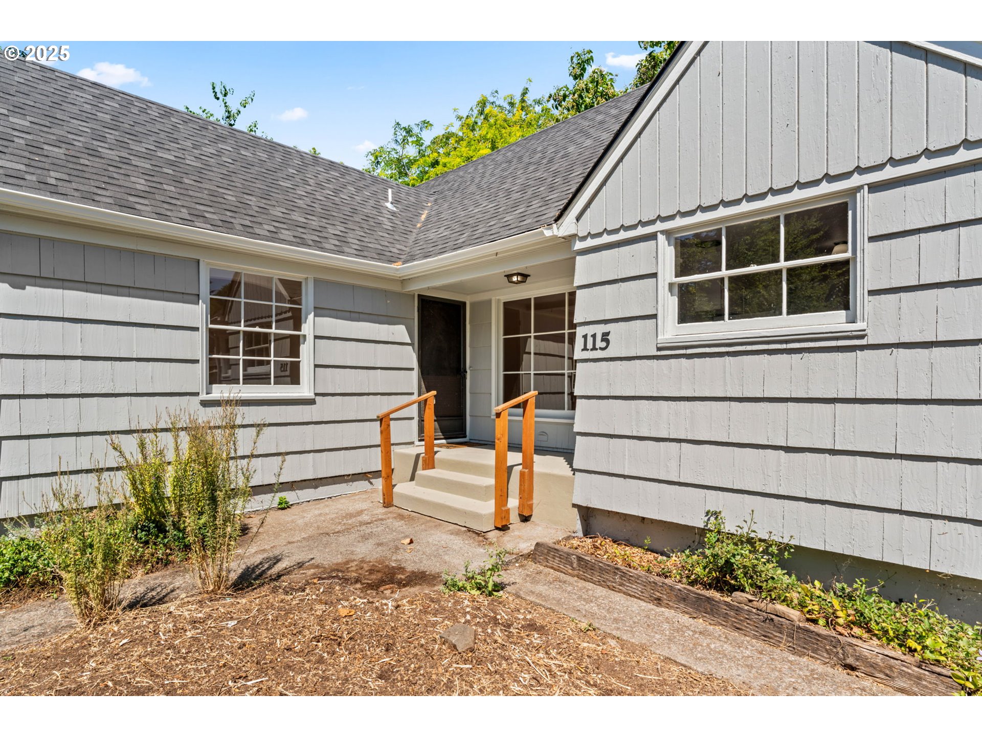 115 E HILLIARD LN