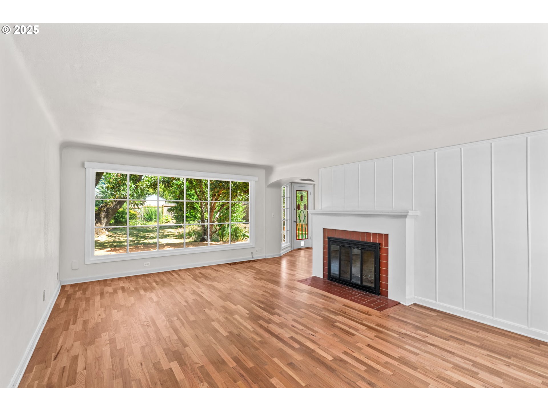 115 E HILLIARD LN