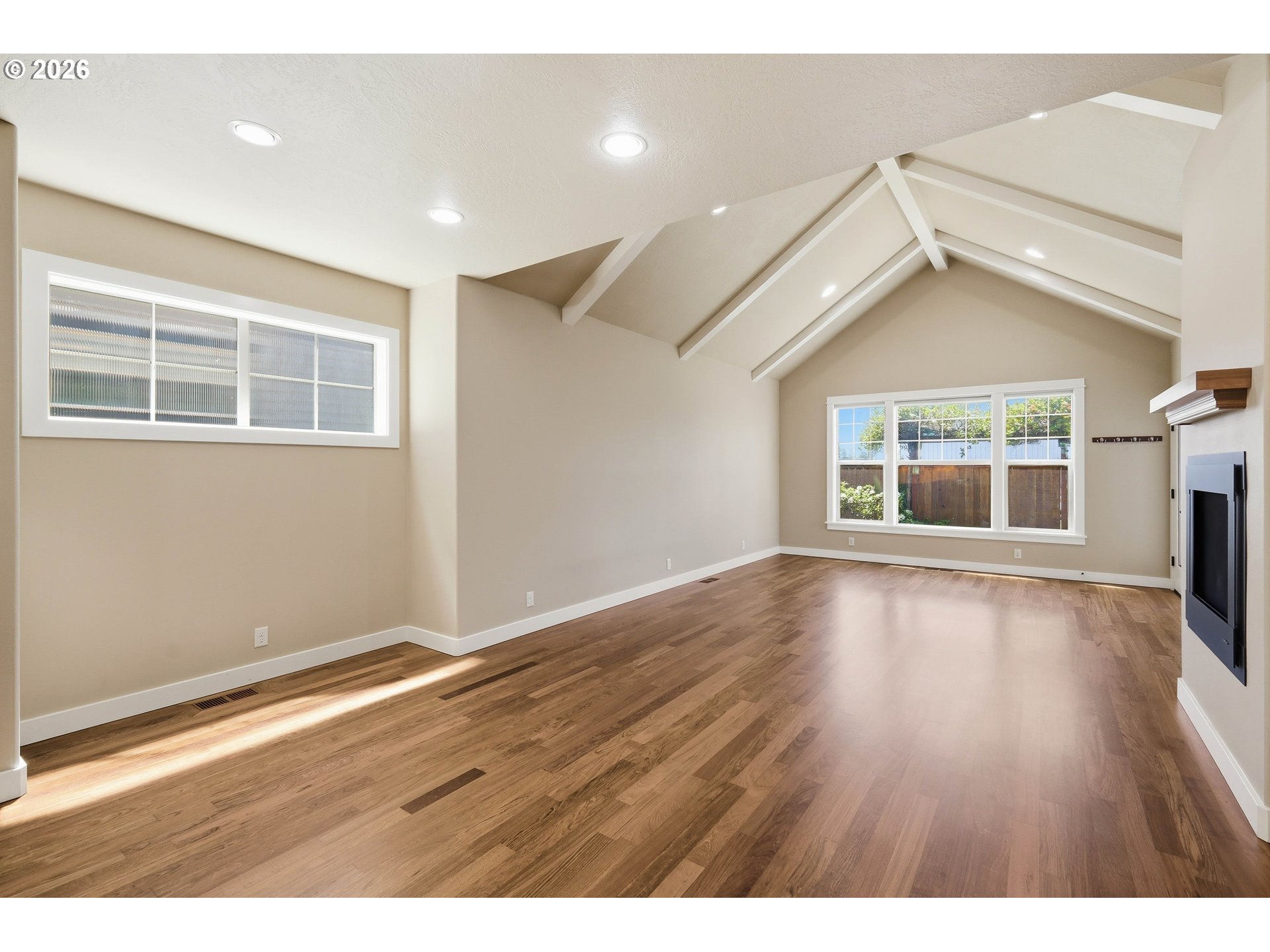 1232 WOODFIELD DR