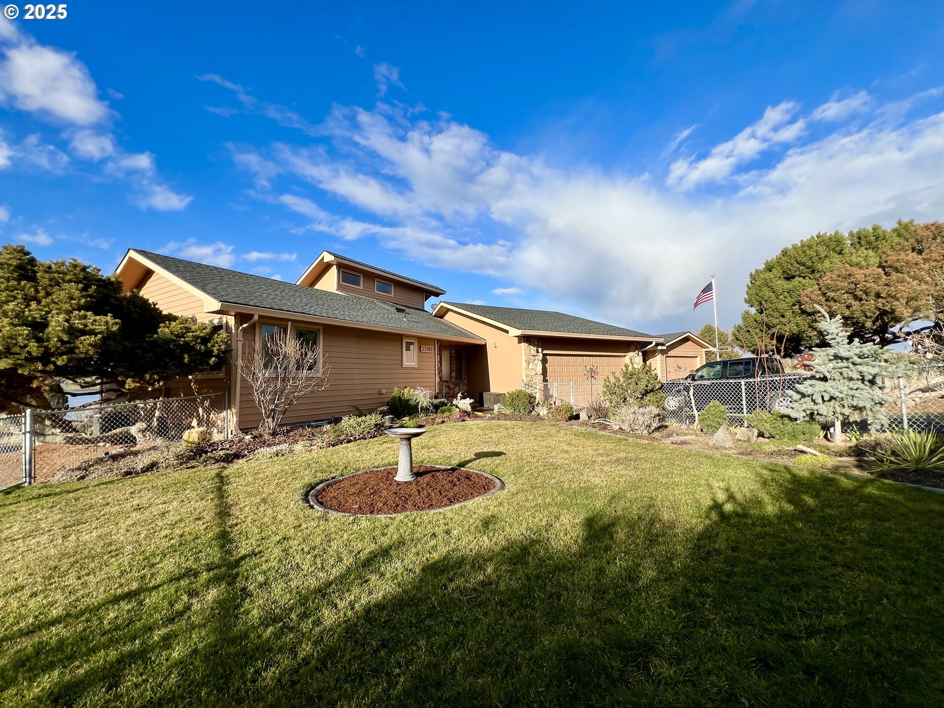 33981 HILLTOP DR