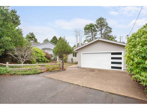 5655 PALISADES DR Lincoln City OR 97367