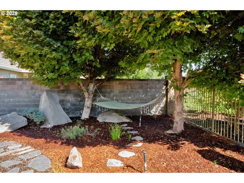 Tiny photo for 685 St Andrews Loop, Creswell, OR 97426 (MLS # 289750681)
