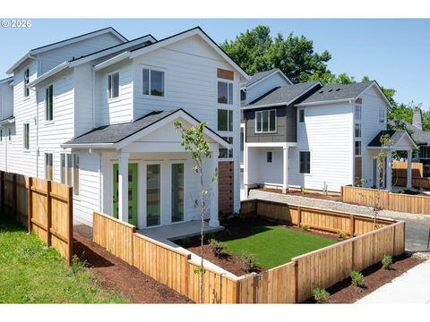 Photo of 87 NE 78th Ave, Portland, OR 97213 (MLS # 144295219)