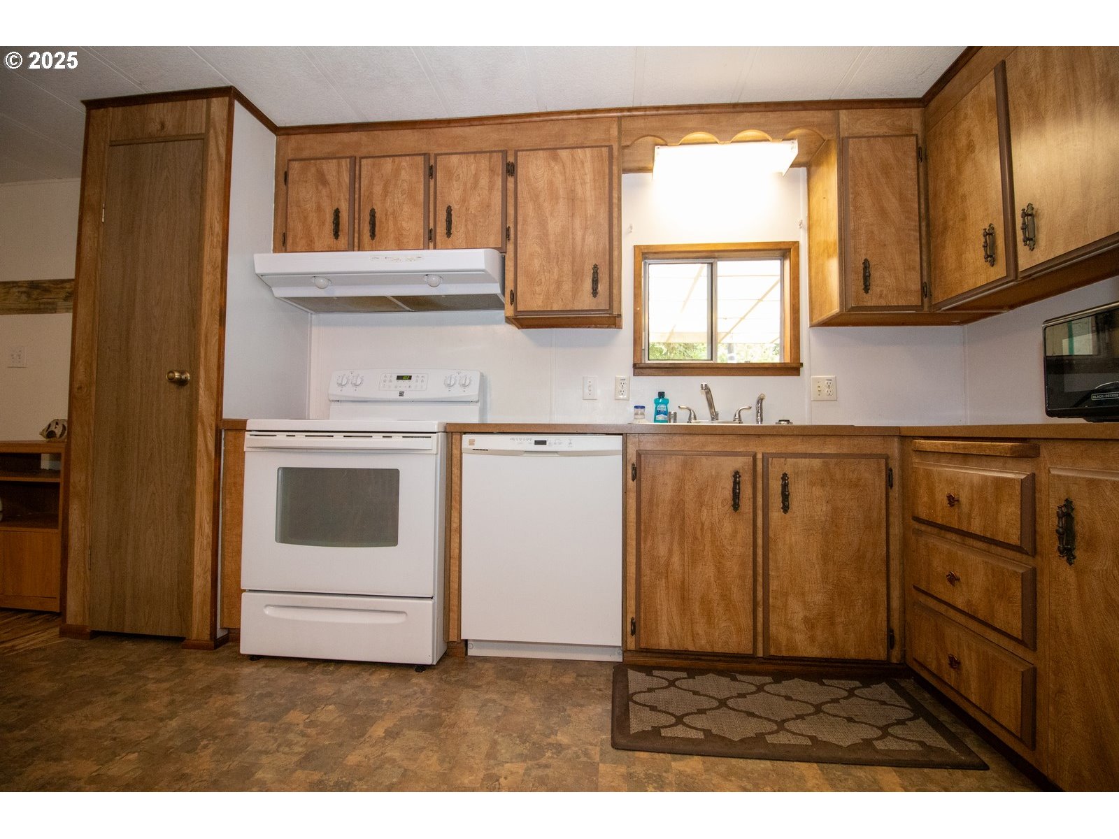 Florence, Oregon 97439, United States, 2 Bedrooms Bedrooms, ,2 BathroomsBathrooms,Residential,Active,153070