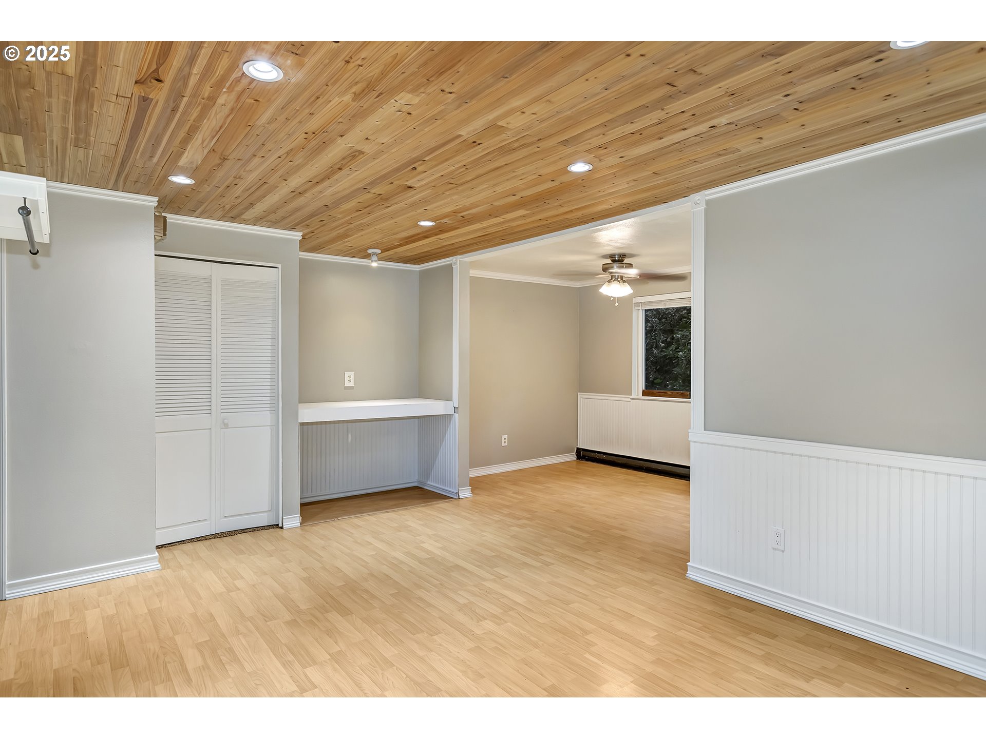 1640 VILLAGE PARK PL