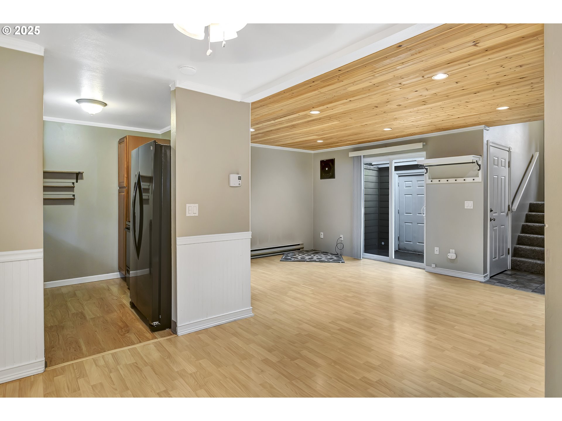 1640 VILLAGE PARK PL