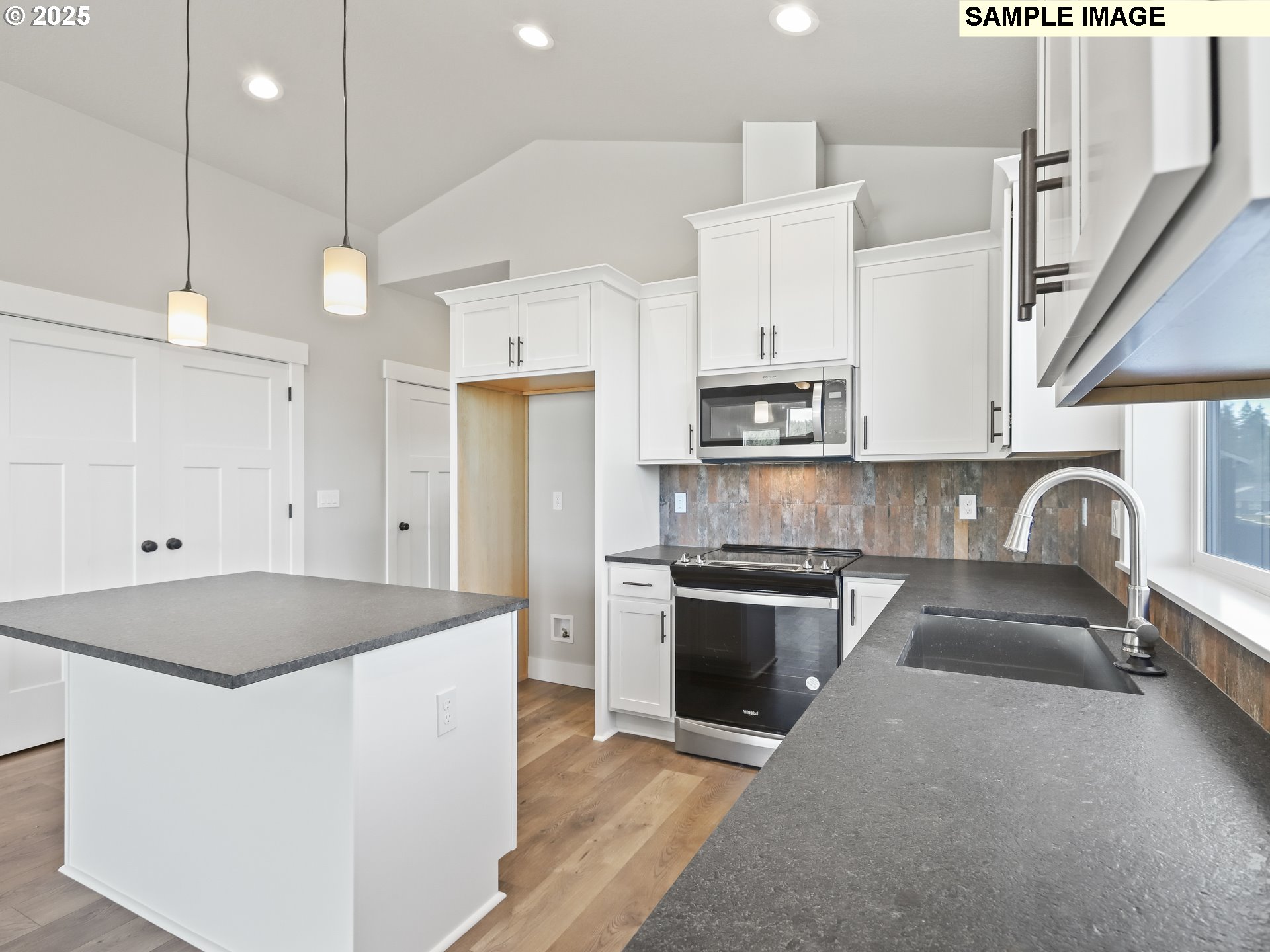 657 NE Saling DR W 95