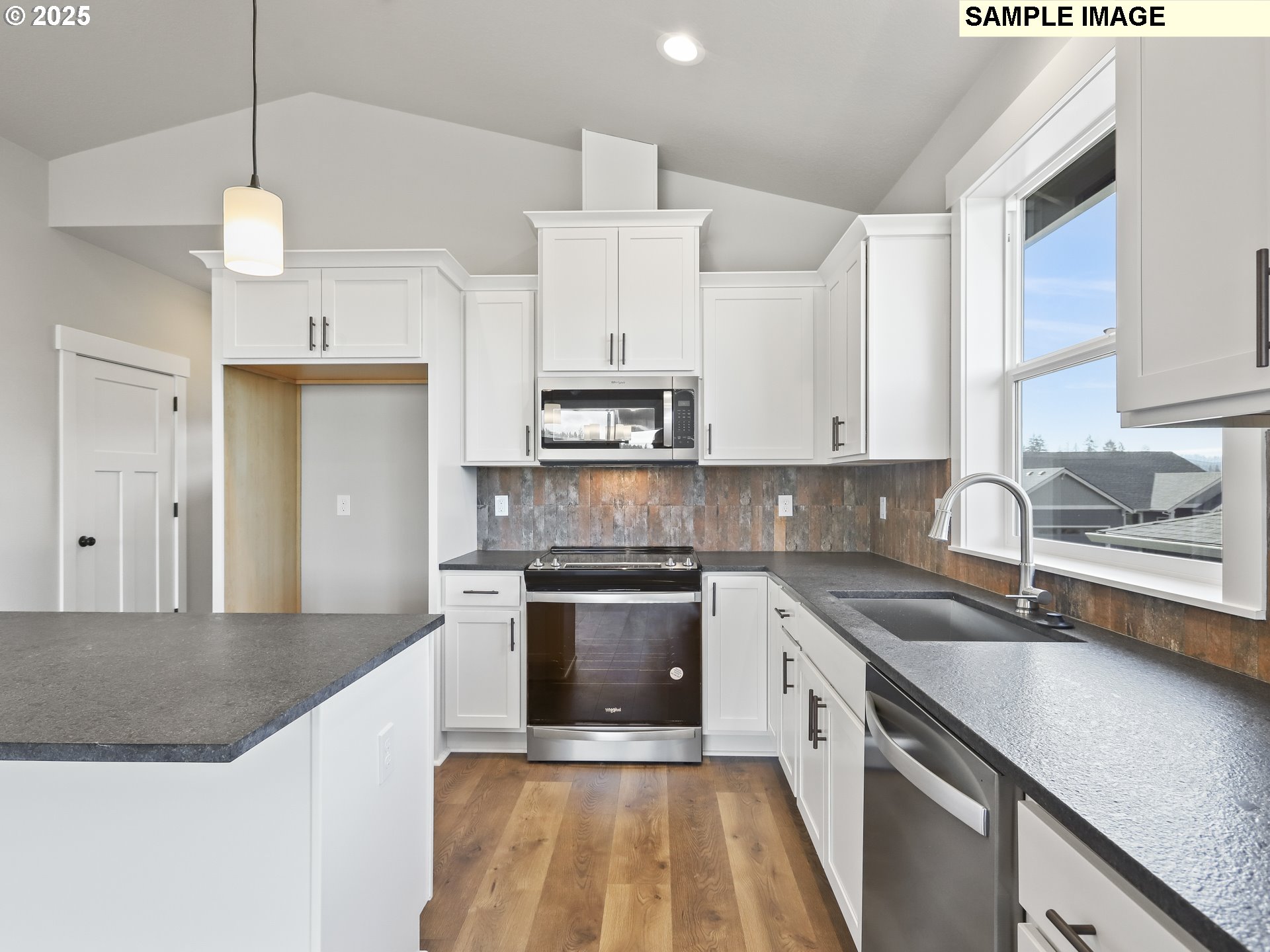 657 NE Saling DR W 95