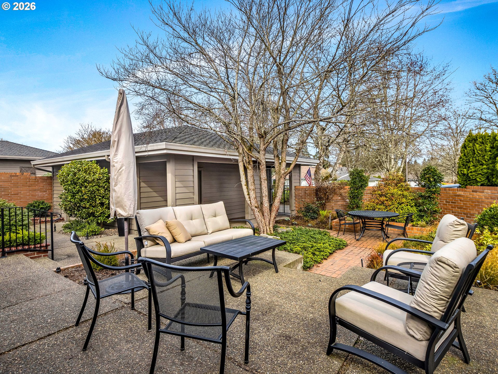 7242 SW LAKE BLUFF CT