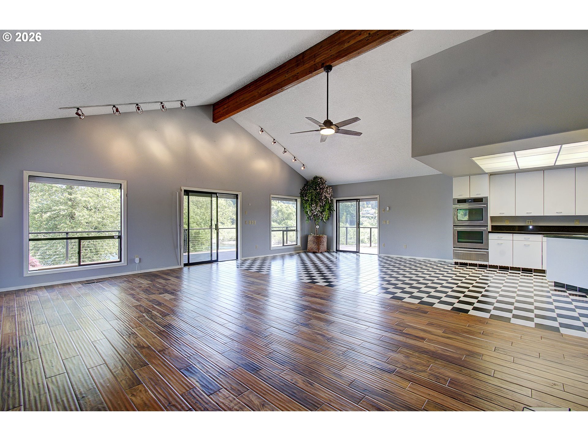2117 LEWIS RIVER RD