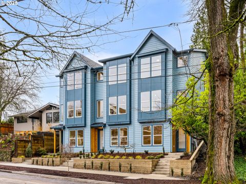 2478 SE LINCOLN ST Portland OR 97214