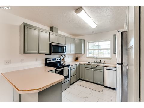 Tiny photo for 36974 Immigrant Rd, Pleasant Hill, OR 97455 (MLS # 208743373)