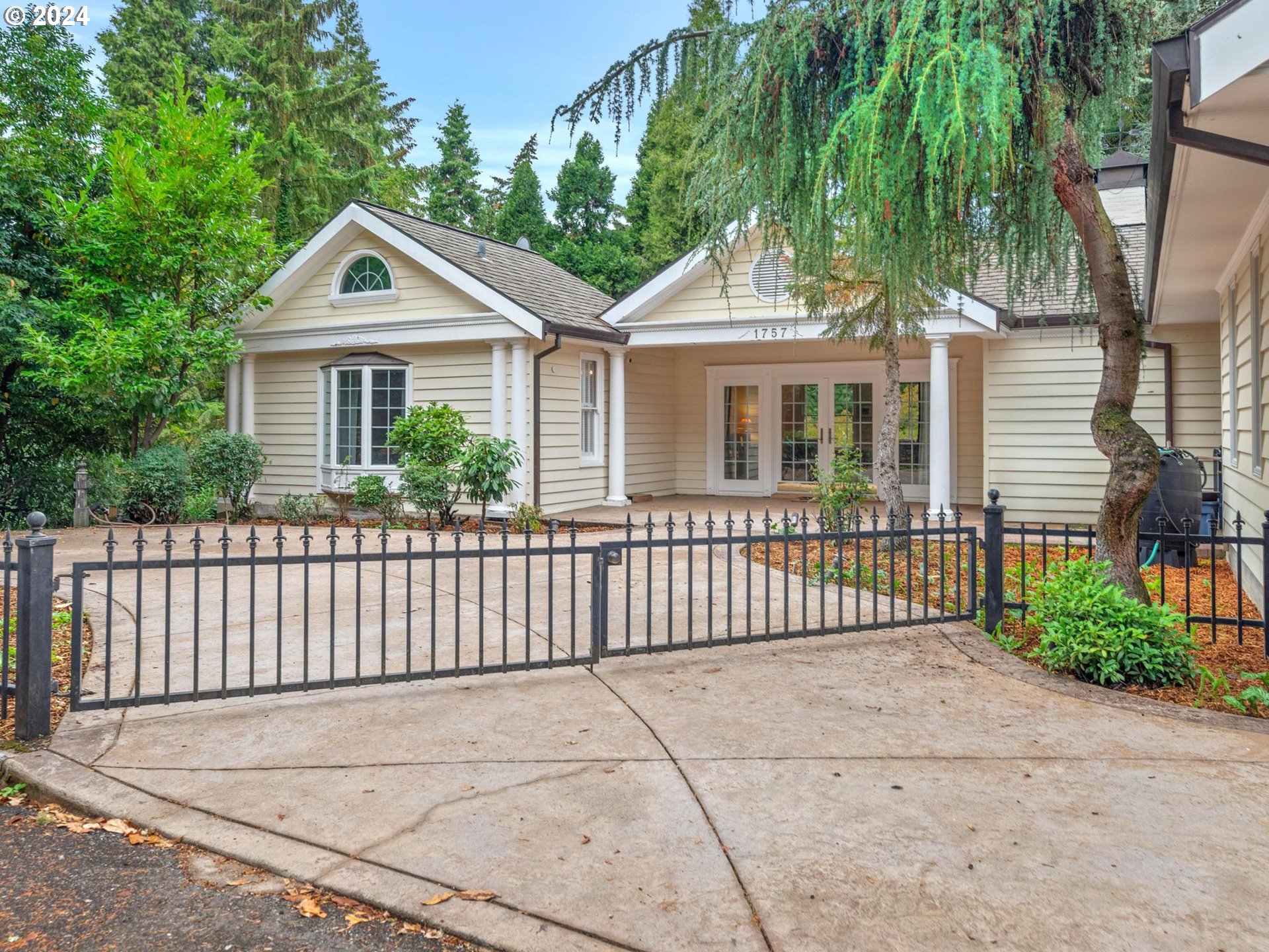 1757 SW PROSPECT DR